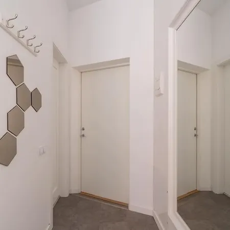 Apartment Center Studio Hideaway By Innorental Riga